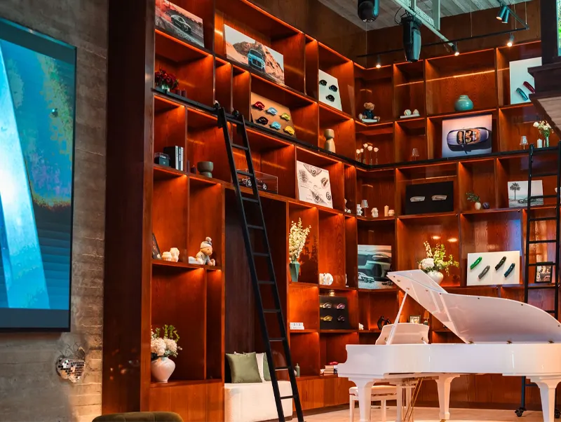 Triangle Room